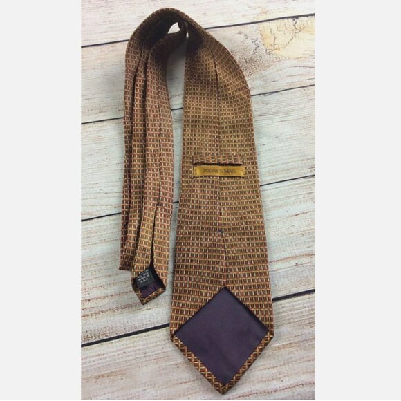 Vintage Today's Man Necktie 100% Silk Gold Check Plaid Made in USA - Picture 3 of 4